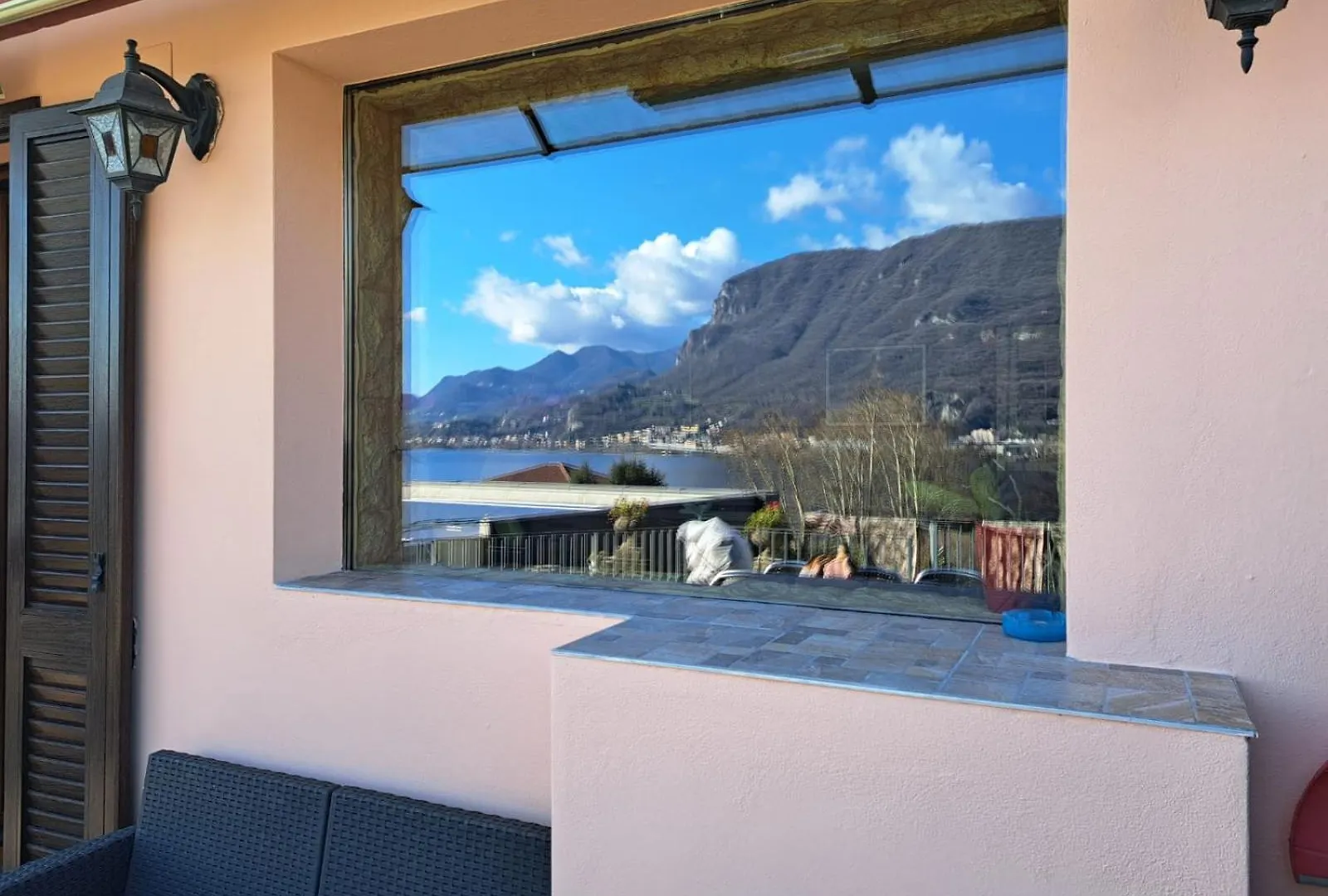 Le Rose Sul Lago Pescate